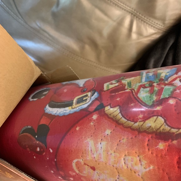 New!! CHRISTMAS Twin Size Bedspread Set Santa Claus 3 PC Lightweight Red - Picture 7 of 7